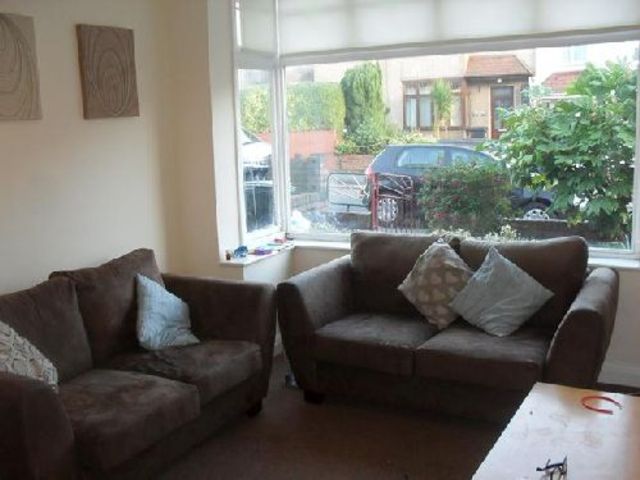  Image of 4 bedroom House Share to rent in Keys Avenue Horfield Bristol BS7 at Horfield Bristol Horfield, BS7 0HG